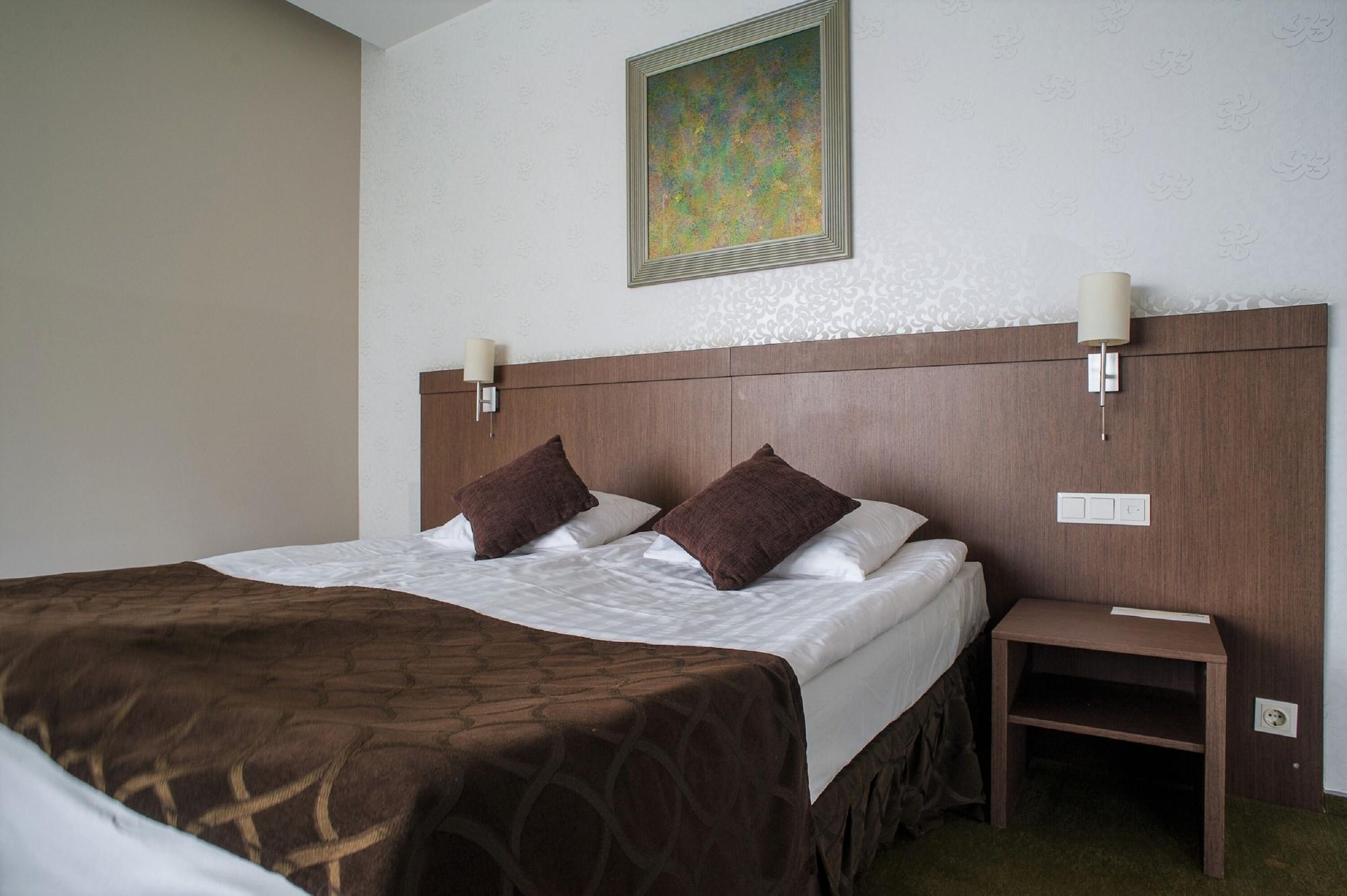 Khách sạn Rija Vef With Free Parking Riga