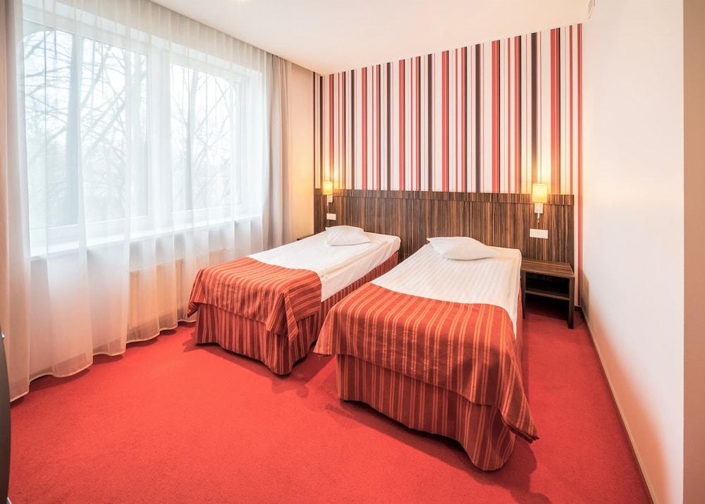Khách sạn Rija Vef With Free Parking 3*