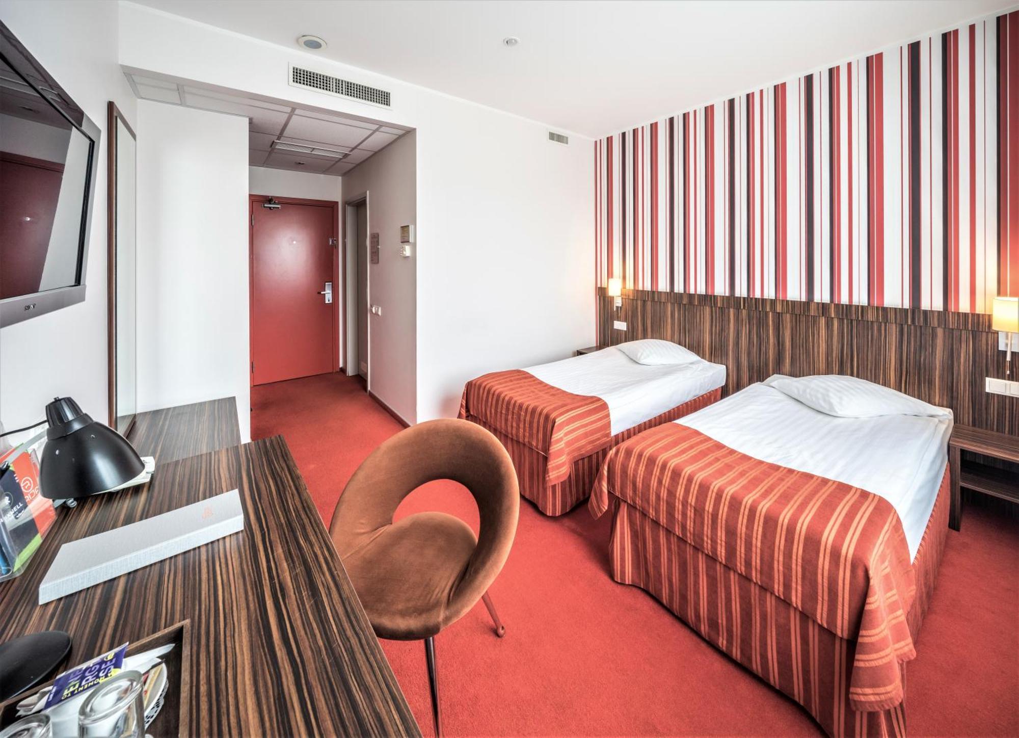 Rija Vef With Free Parking Viesnīca 3*